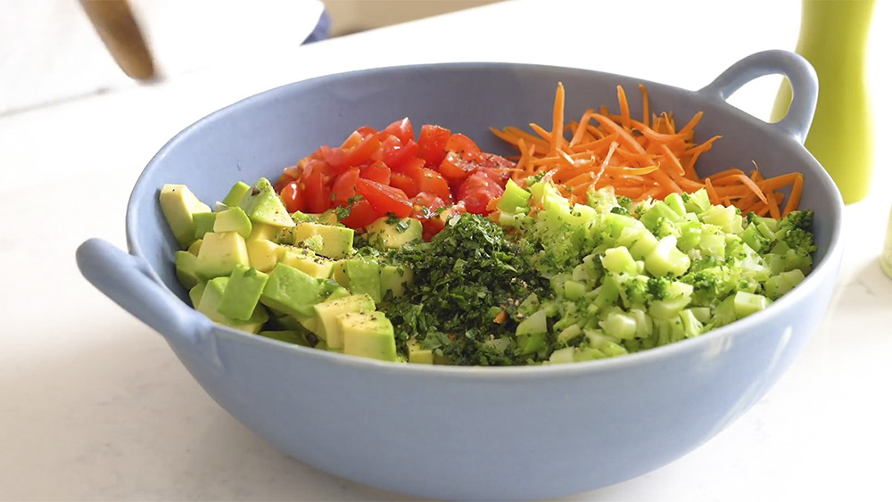 cách chế biến hạt quinoa thành Salad hạt quinoa