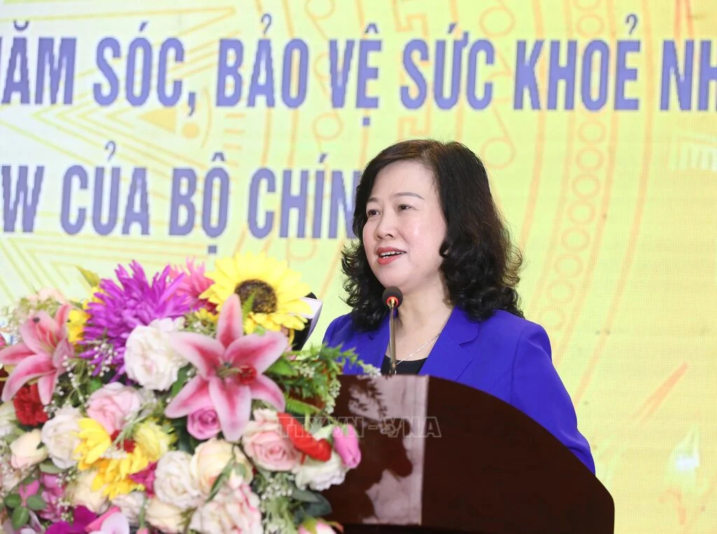 Bộ trưởng Bộ Y tế Đào Hồng Lan phát biểu chỉ đạo tại hội nghị.