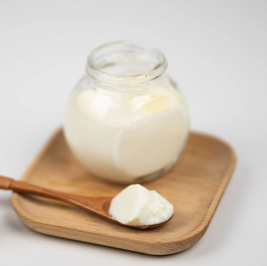 Sữa chua Hy Lạp không đường thường nhiều đạm hơn sữa chua thường.