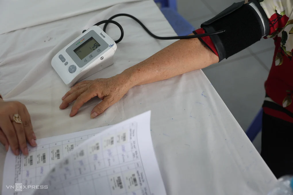 Máy đo huyết áp điện tử ở bắp tay được khuyến cáo dùng tại nhà.